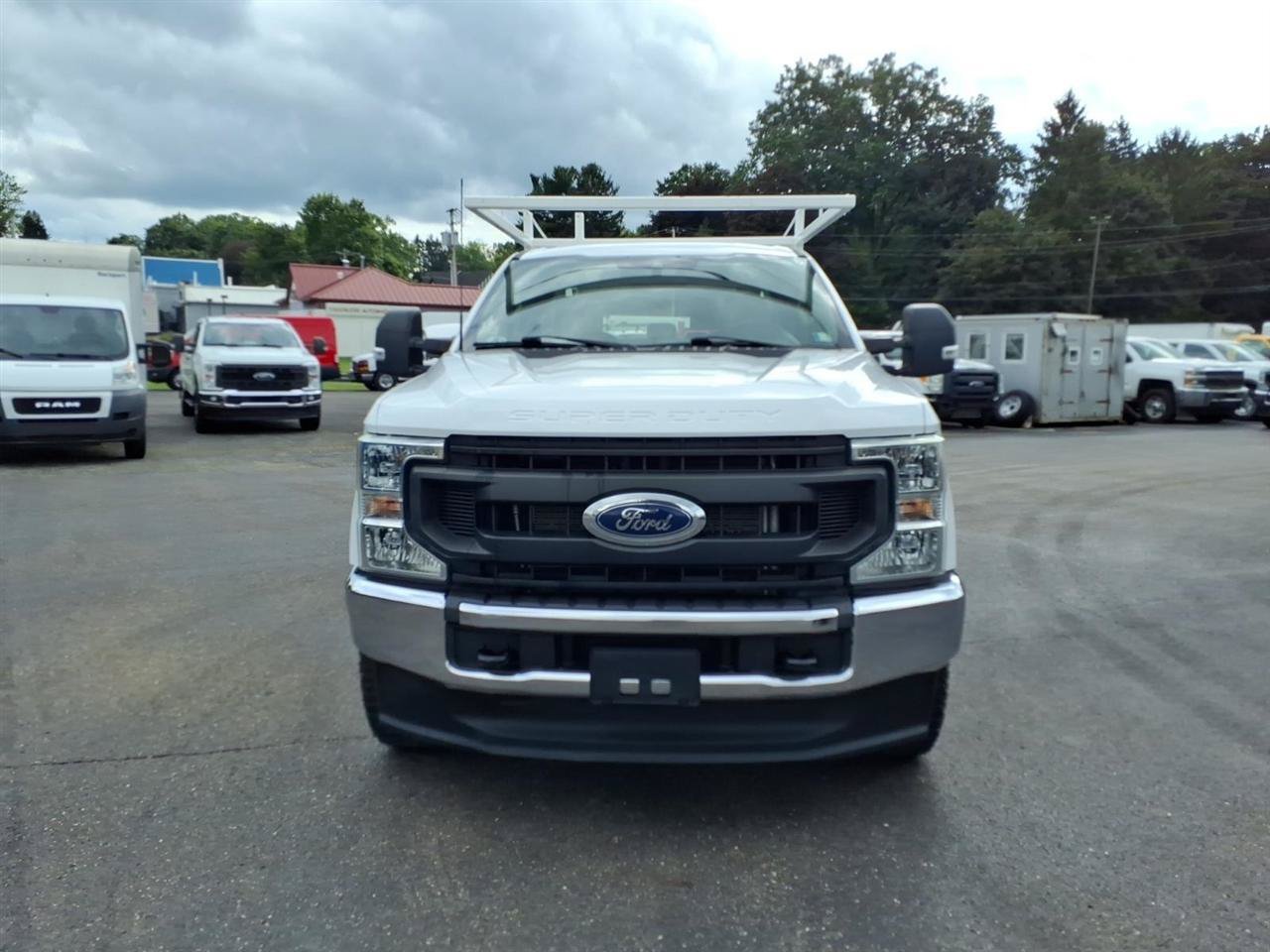 Used 2022 Ford F250 XL w/ Power Equipment Group AWD/4WD image 2