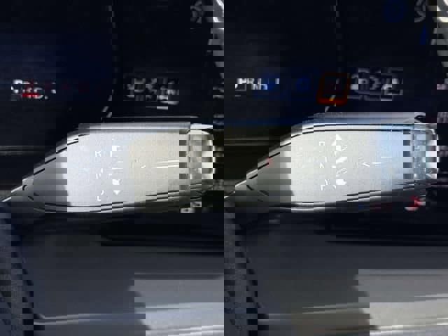 Used 2025 Chevrolet Traverse LT image 24