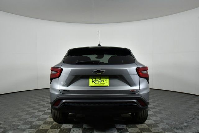 Used 2025 Chevrolet Trax RS w/ Driver Confidence Package image 12