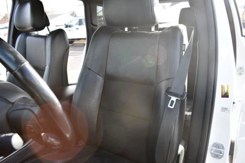 Used 2020 Jeep Grand Cherokee Altitude AWD/4WD image 24