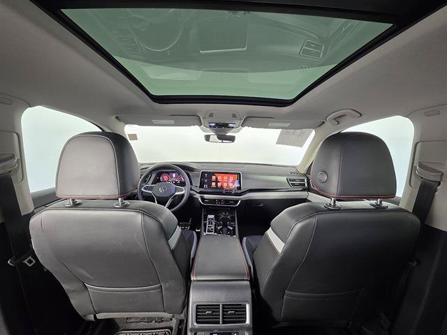 Used 2024 Volkswagen Atlas Peak Edition SEL AWD/4WD image 50