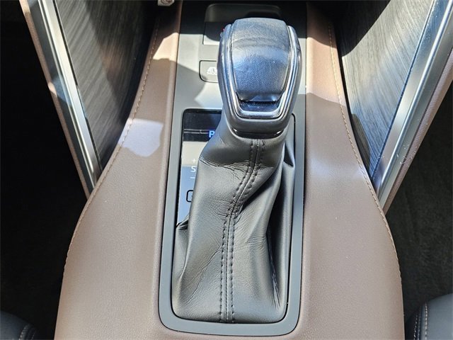 Used 2022 Toyota Venza XLE image 17