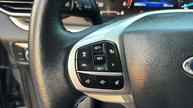 Used 2023 Ford Explorer XLT w/ Equipment Group 202A AWD/4WD image 14