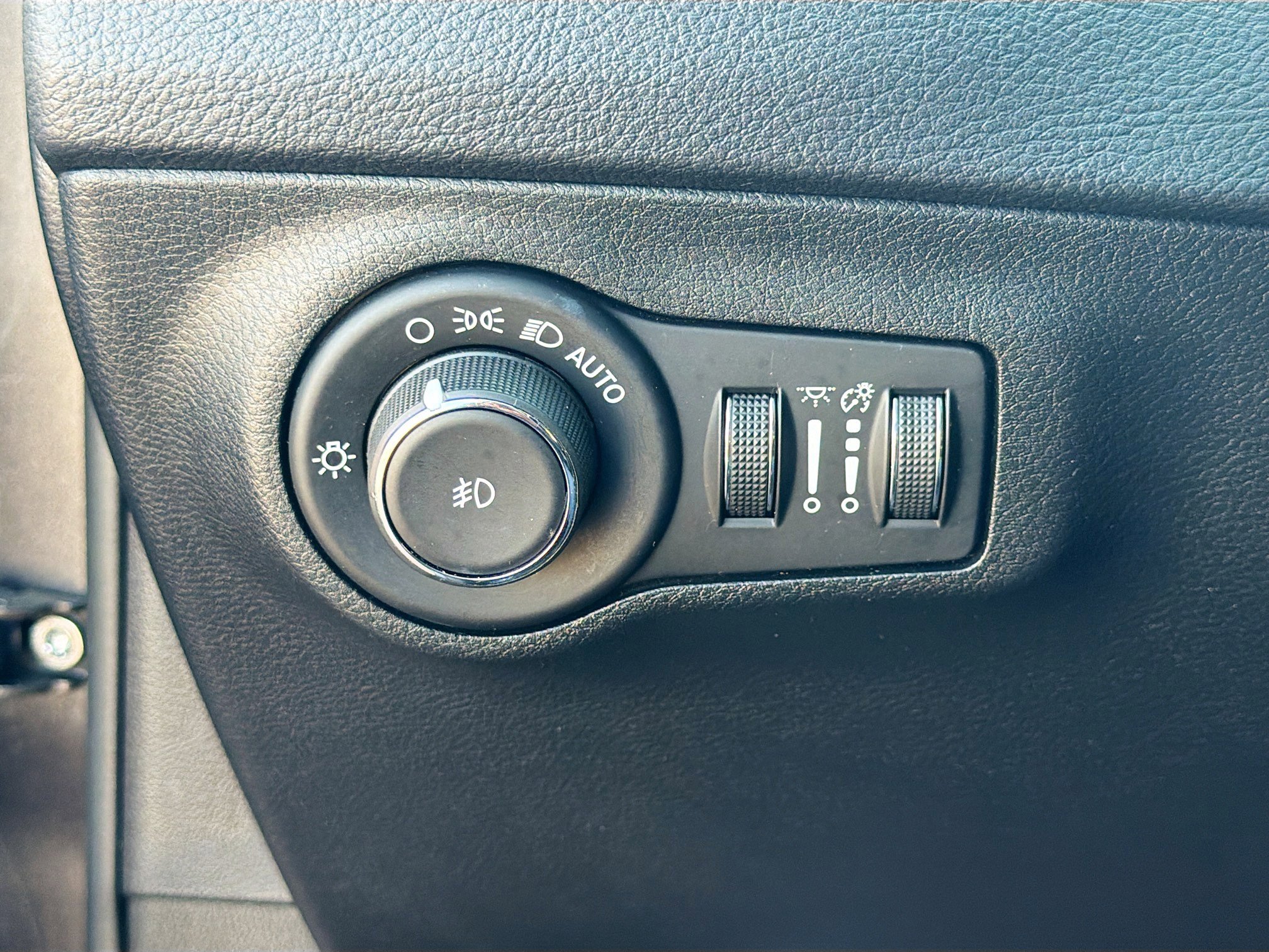 Used 2019 Jeep Compass Limited AWD/4WD image 16