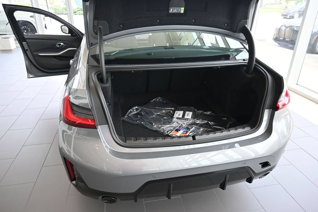 New 2026 BMW 330i xDrive Sedan w/ M Sport Package AWD/4WD image 12