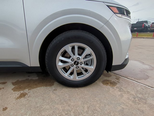 Used 2023 Kia Carnival LX image 22