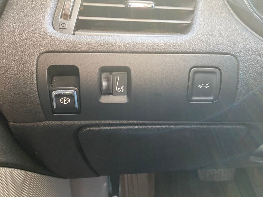 Used 2017 Chevrolet Impala LS image 24