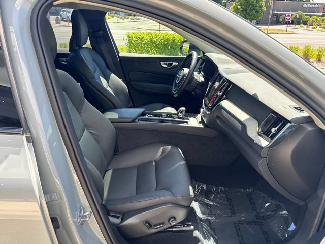 Certified 2025 Volvo XC60 B5 Plus AWD/4WD image 15