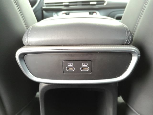 Used 2024 Genesis GV60 RWD image 28