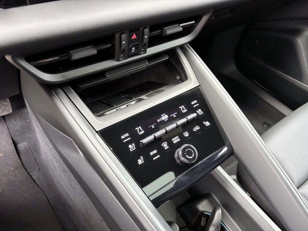 Used 2024 Porsche Macan 4 Electric image 35