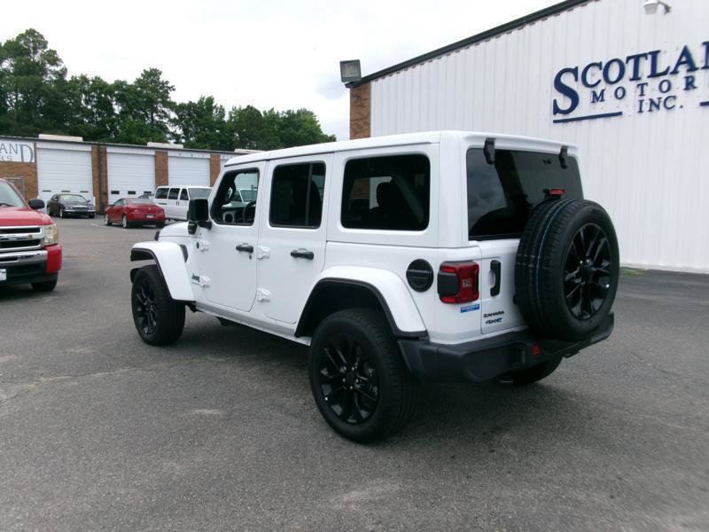 Used 2025 Jeep Wrangler Unlimited Sahara w/ Safety Group AWD/4WD image 8