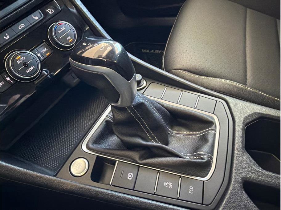 Used 2022 Volkswagen Jetta SE image 23