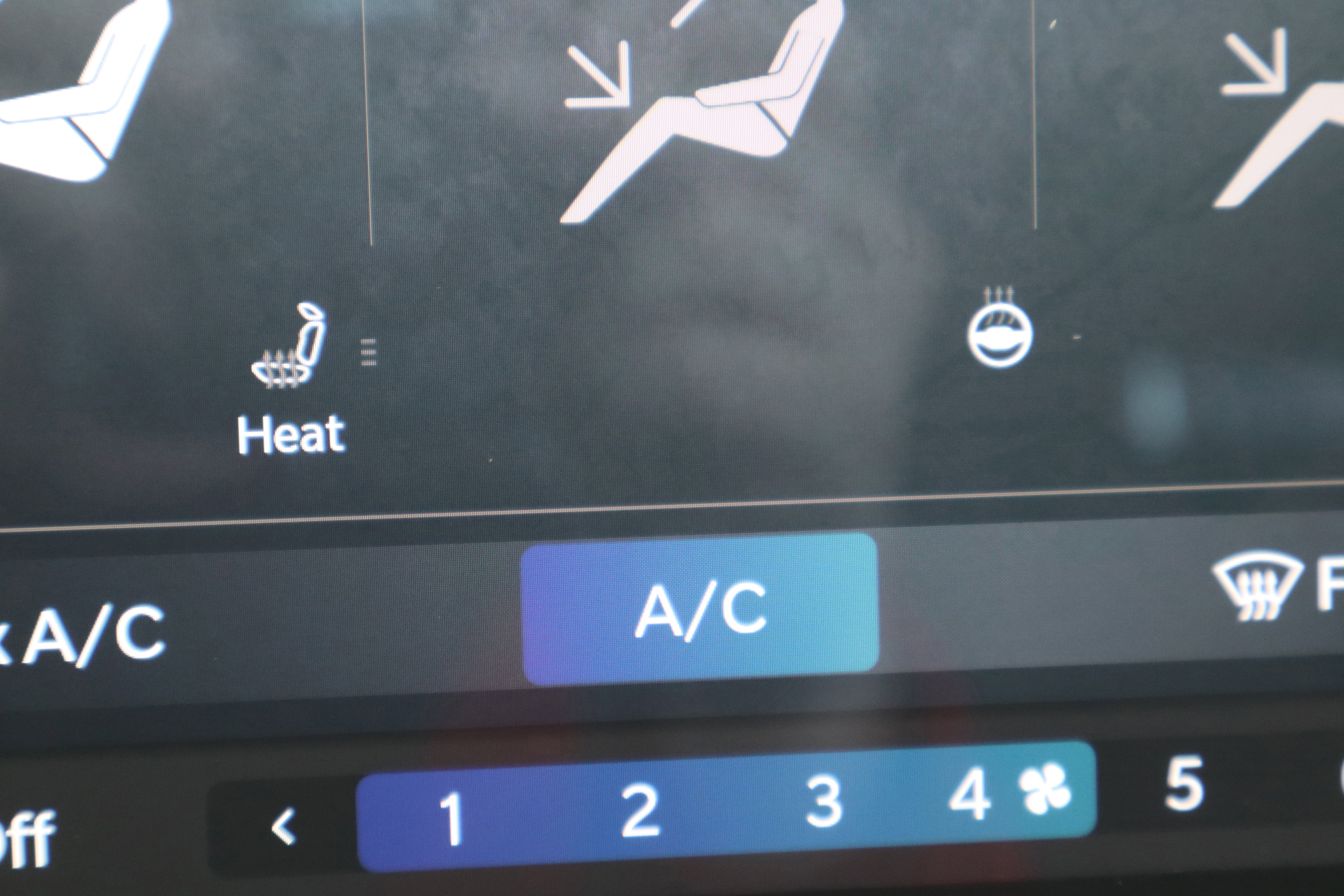 Used 2025 Jeep Wrangler Sahara image 23