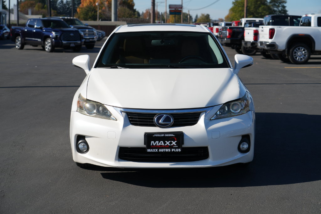 Used 2013 Lexus CT 200h w/ Premium Pkg w/Navigation FWD image 3