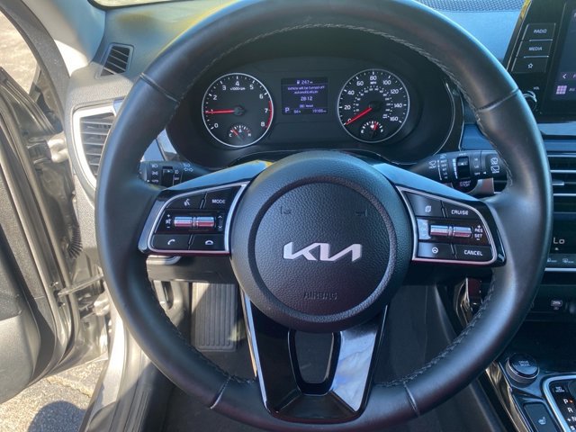Certified 2023 Kia Seltos S image 11