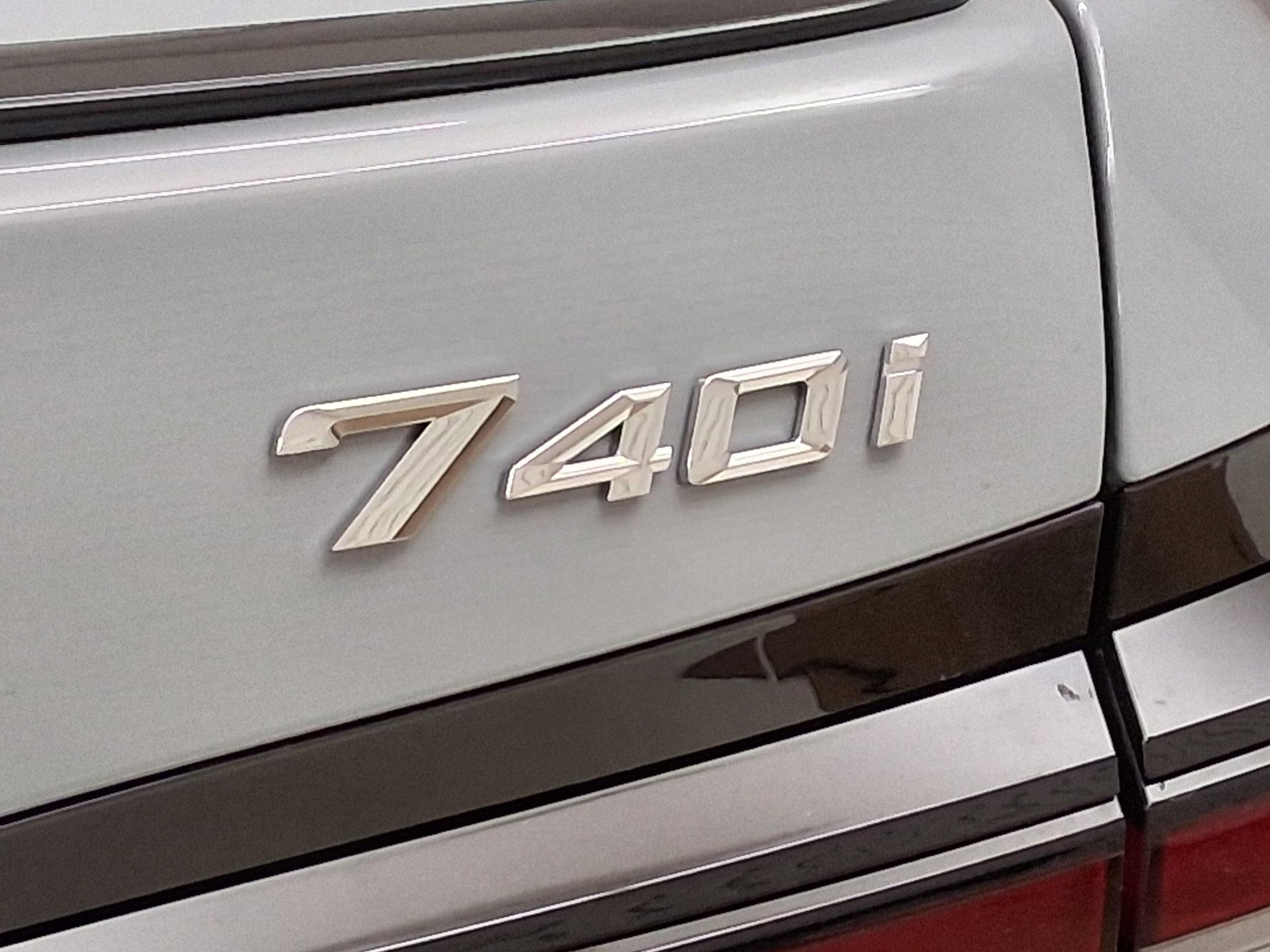 New 2026 BMW 740i w/ Premium Package image 20