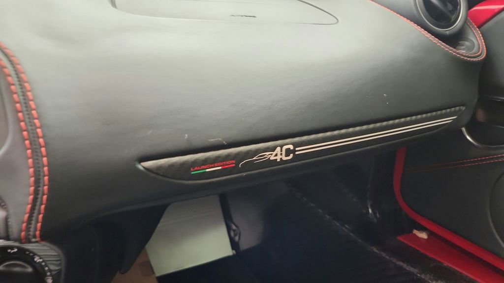 Used 2015 Alfa Romeo 4C Launch Edition w/ Convenience Group RWD image 29