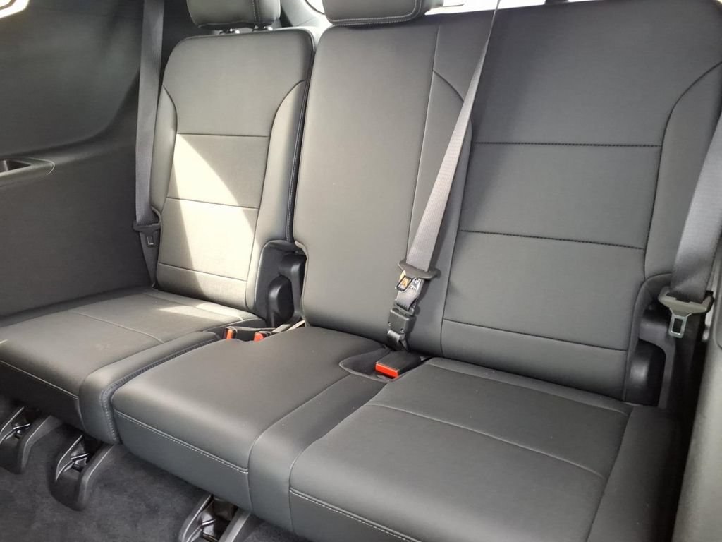 Certified 2025 Buick Enclave Preferred AWD/4WD image 15