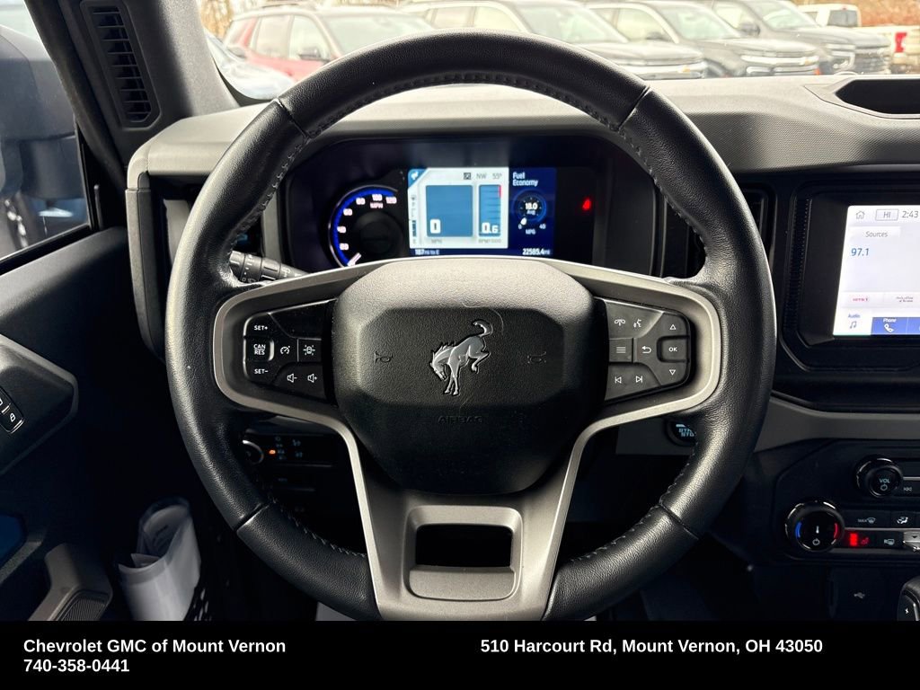 Used 2022 Ford Bronco Black Diamond image 16