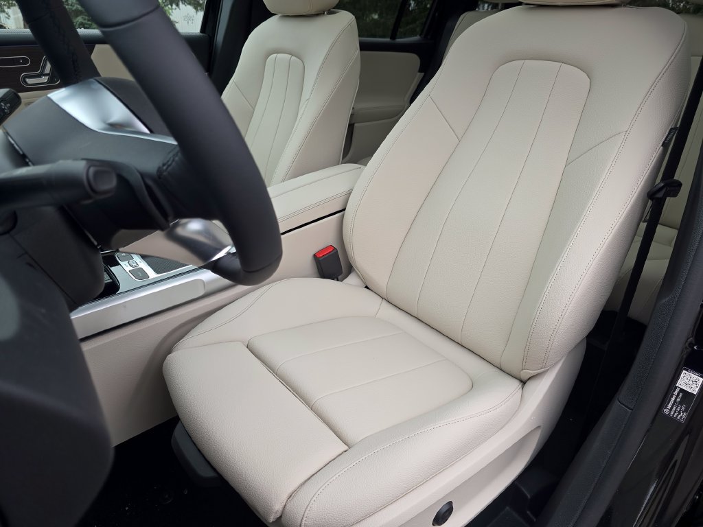 New 2026 Mercedes-Benz GLB 250 4MATIC image 24