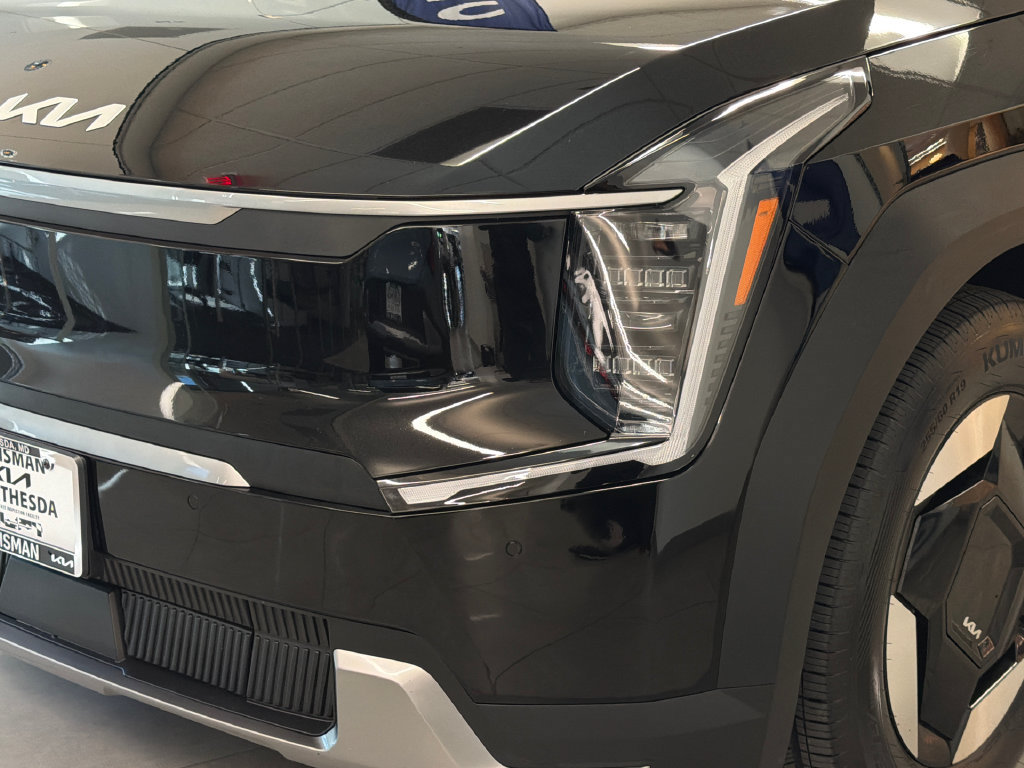 Certified 2024 Kia EV9 Wind AWD/4WD image 10