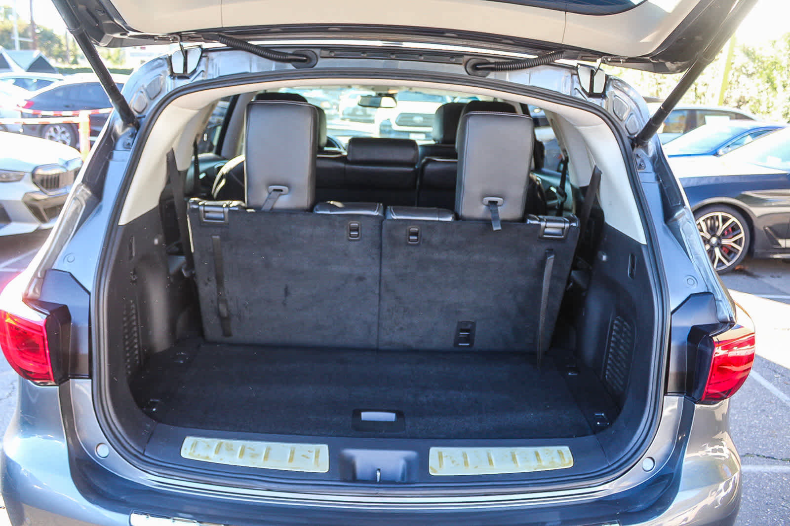 Used 2016 INFINITI QX60 FWD w/ Premium Plus Package image 25