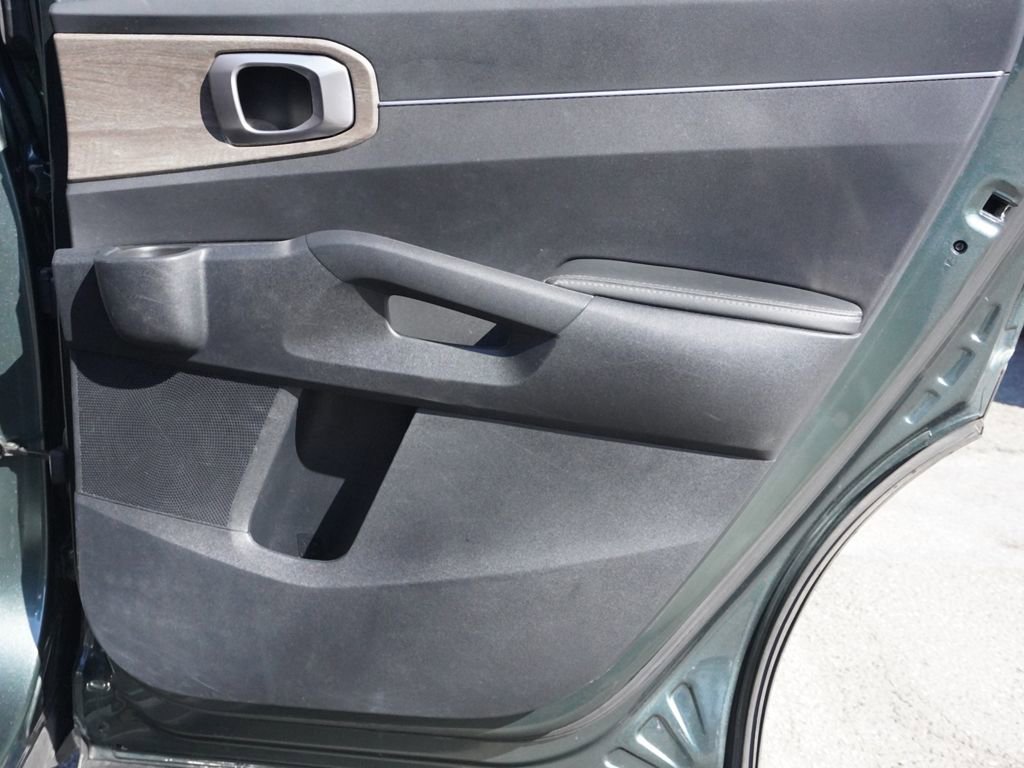 Used 2023 Kia Sorento S w/ Panoramic Sunroof Package image 26