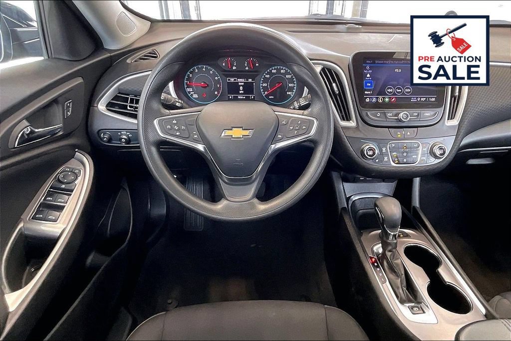 Used 2025 Chevrolet Malibu LT FWD image 5