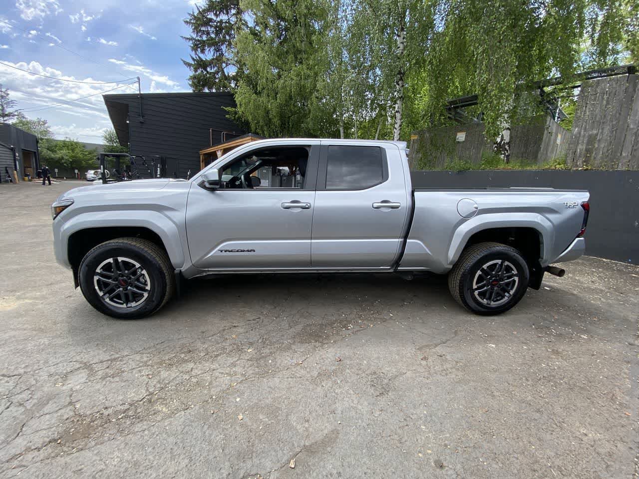 Used 2025 Toyota Tacoma TRD Sport AWD/4WD image 3