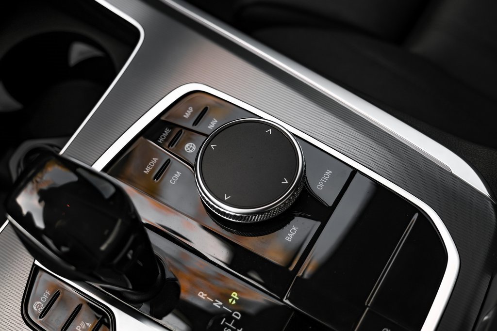 Used 2021 BMW X5 xDrive40i w/ Premium Package image 27