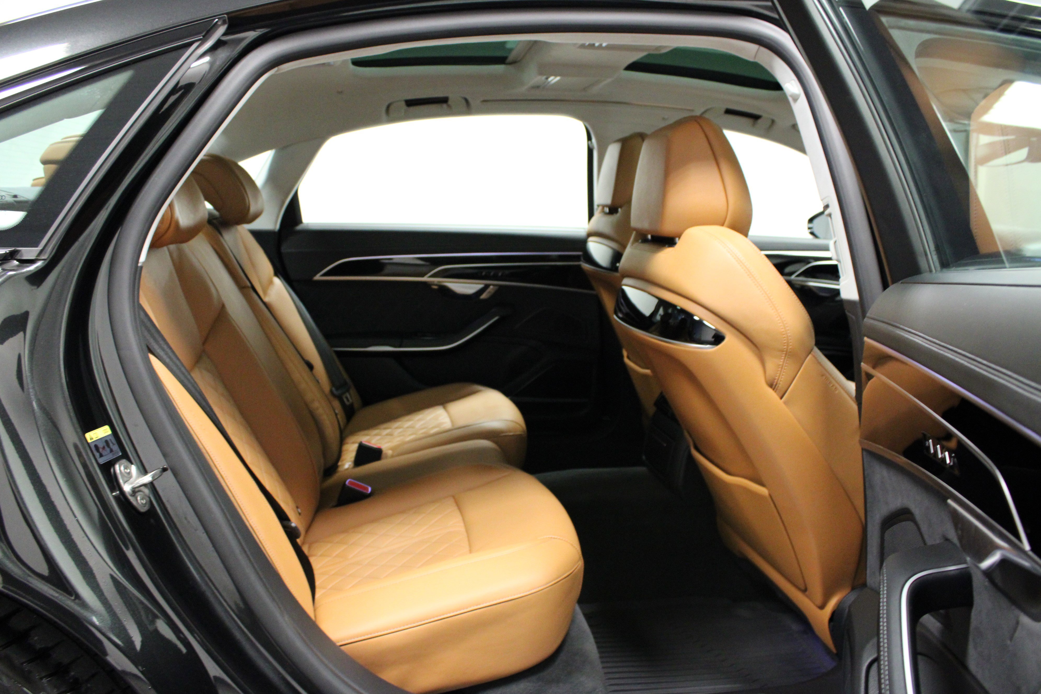 Used 2023 Audi S8 image 15