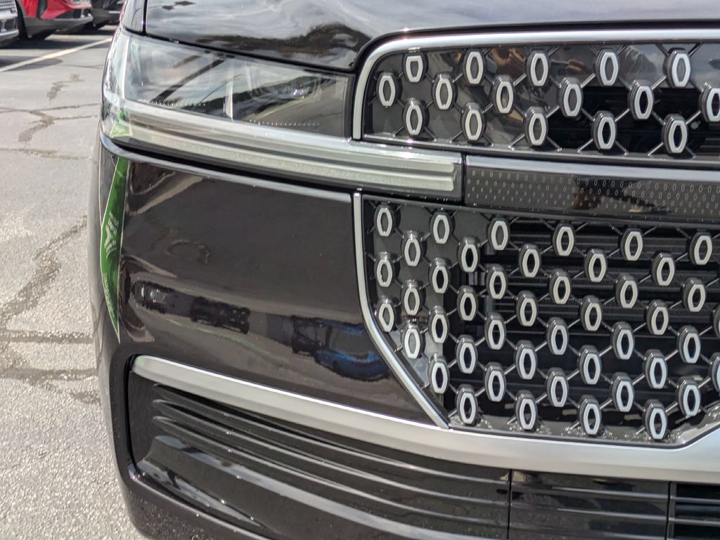 New 2027 Lincoln Navigator Premiere RWD image 10