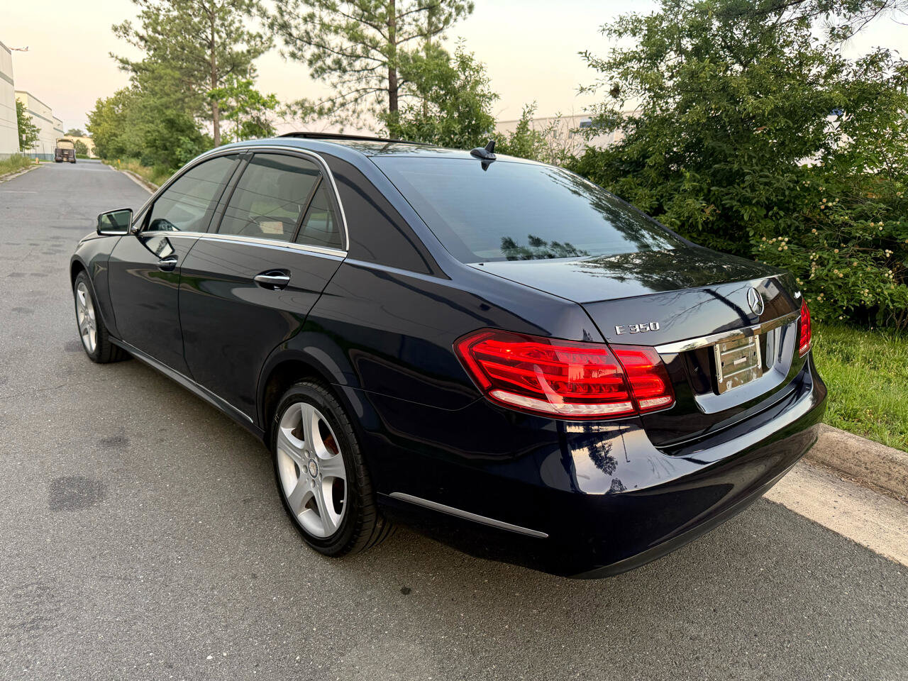 Used 2015 Mercedes-Benz E 350 4MATIC Sedan image 8