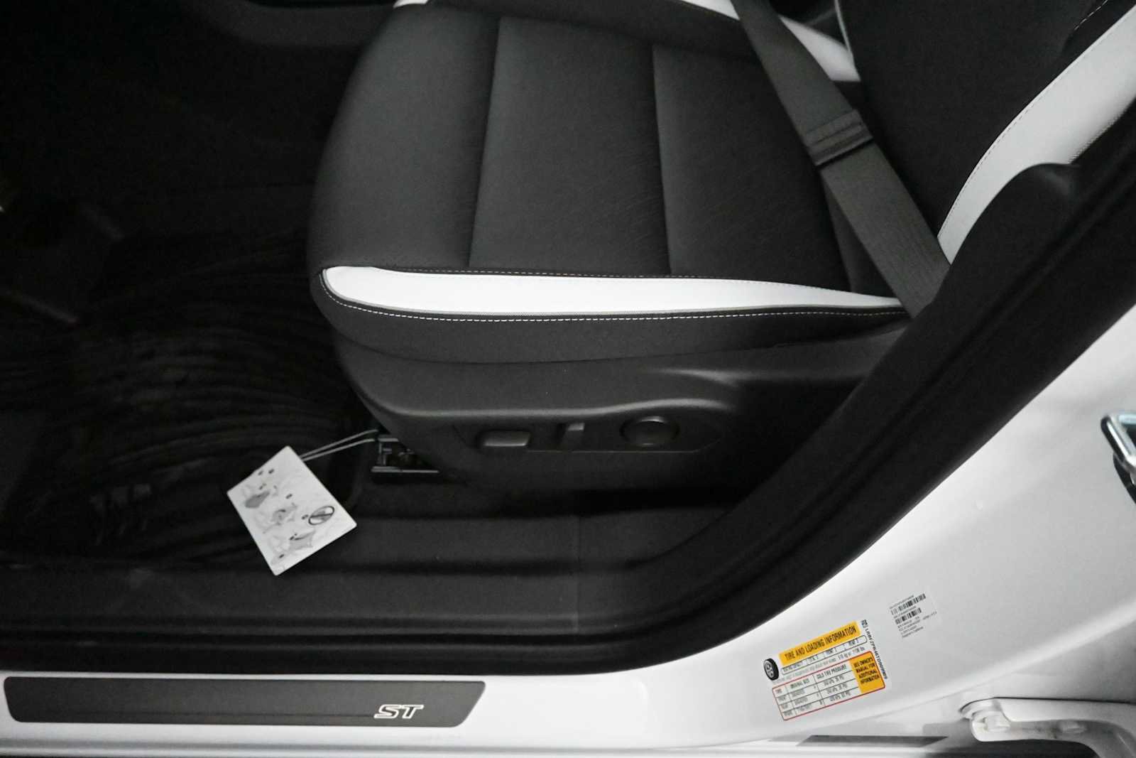 New 2026 Buick Envision Sport Touring AWD/4WD image 14