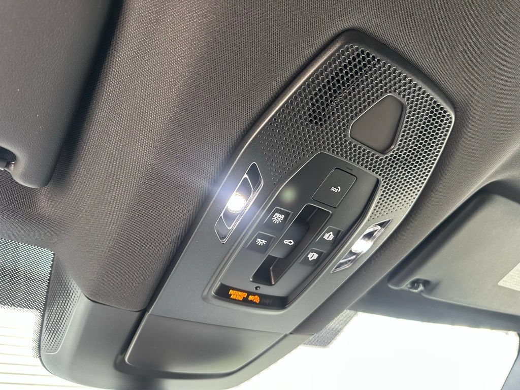 Used 2026 Porsche Macan Electric RWD image 37