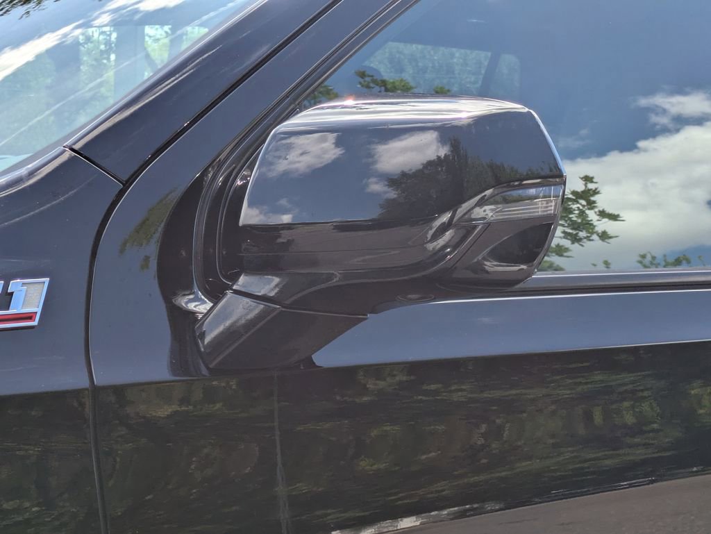 Used 2021 Chevrolet Tahoe Z71 w/ Luxury Package AWD/4WD image 12