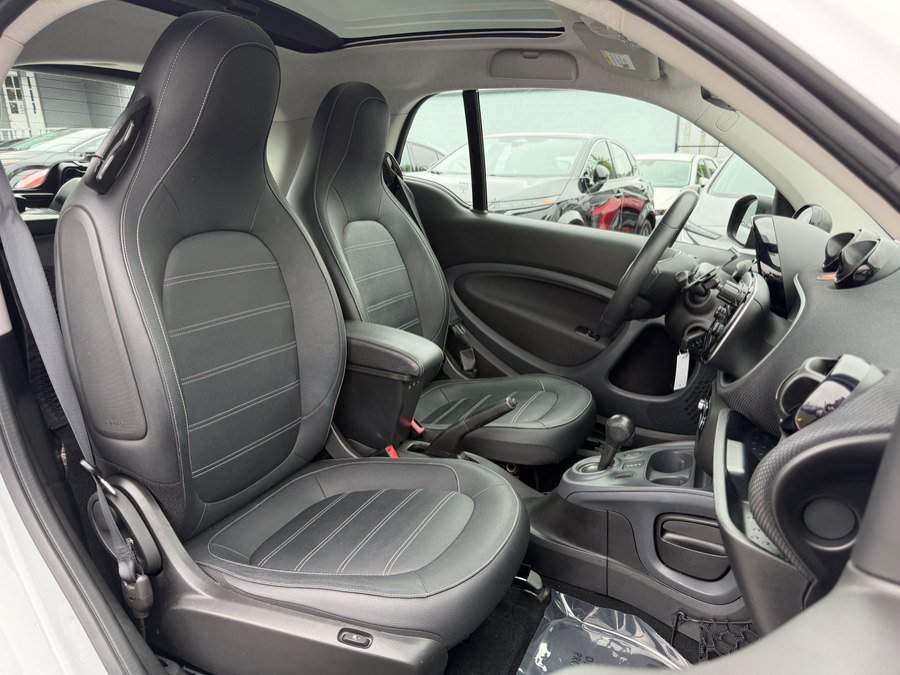 Used 2017 smart fortwo electric drive RWD image 32