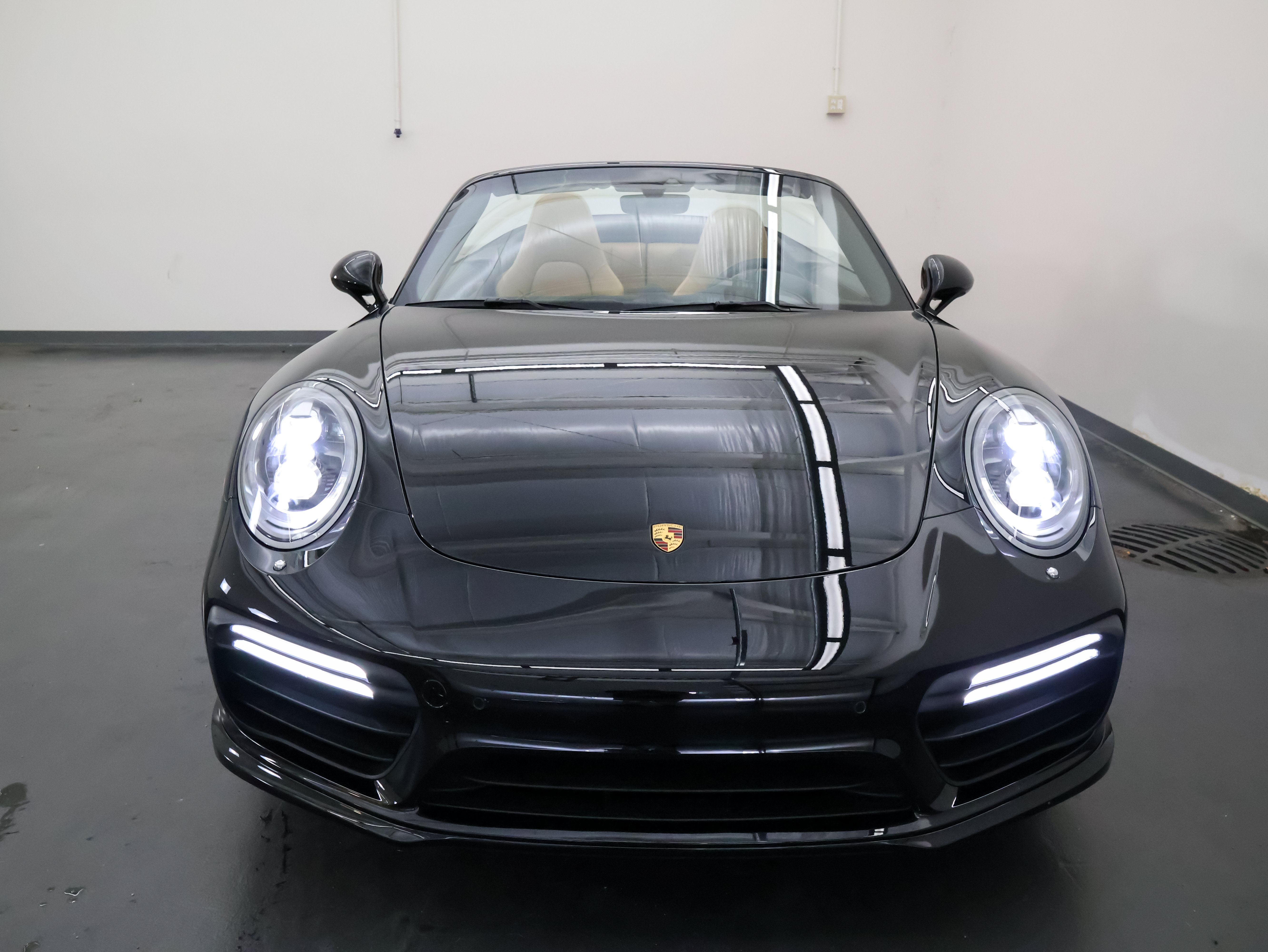 Used 2018 Porsche 911 Turbo S AWD/4WD image 9