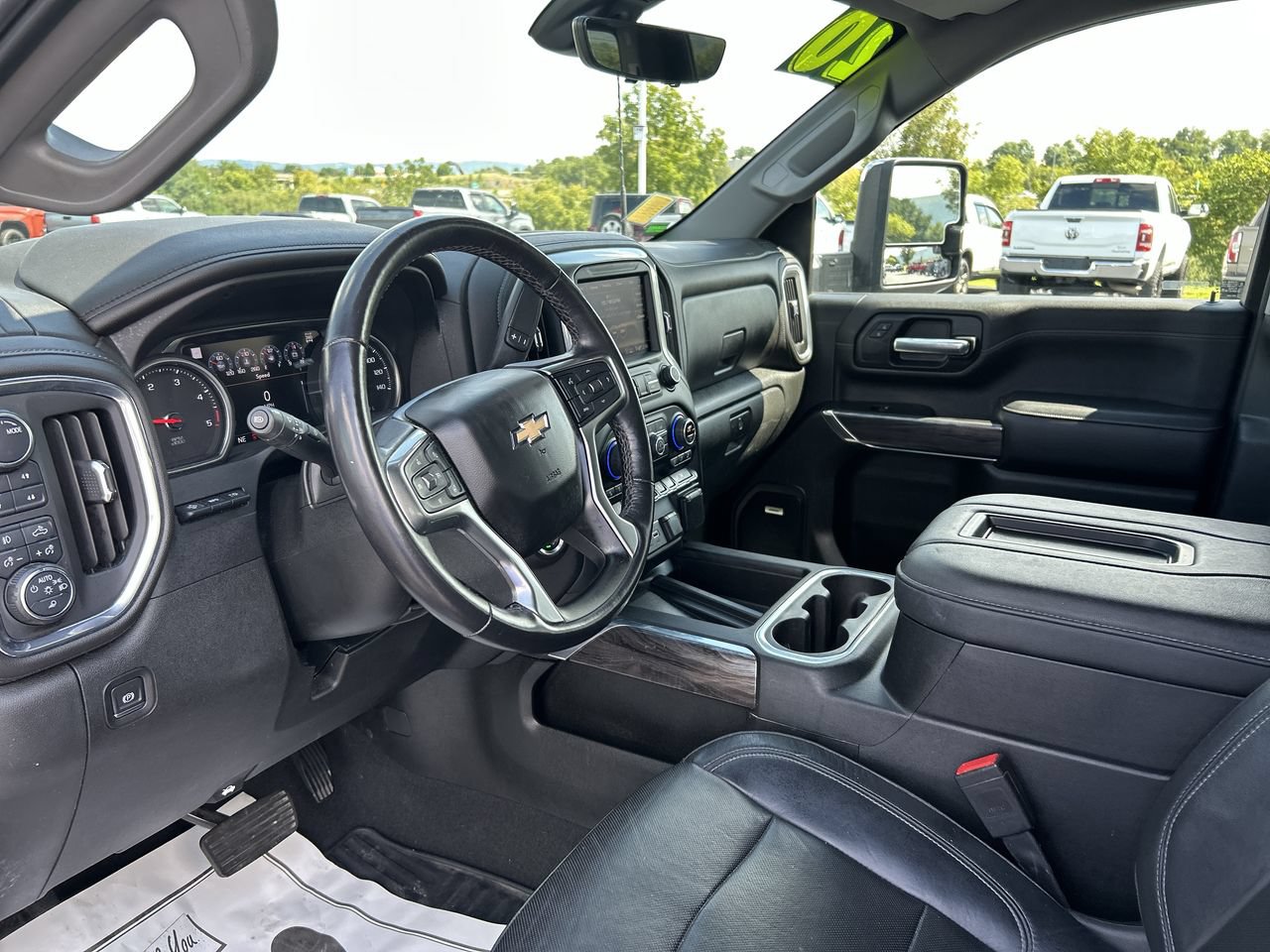 Used 2020 Chevrolet Silverado 2500 LTZ w/ LTZ Premium Package AWD/4WD image 25