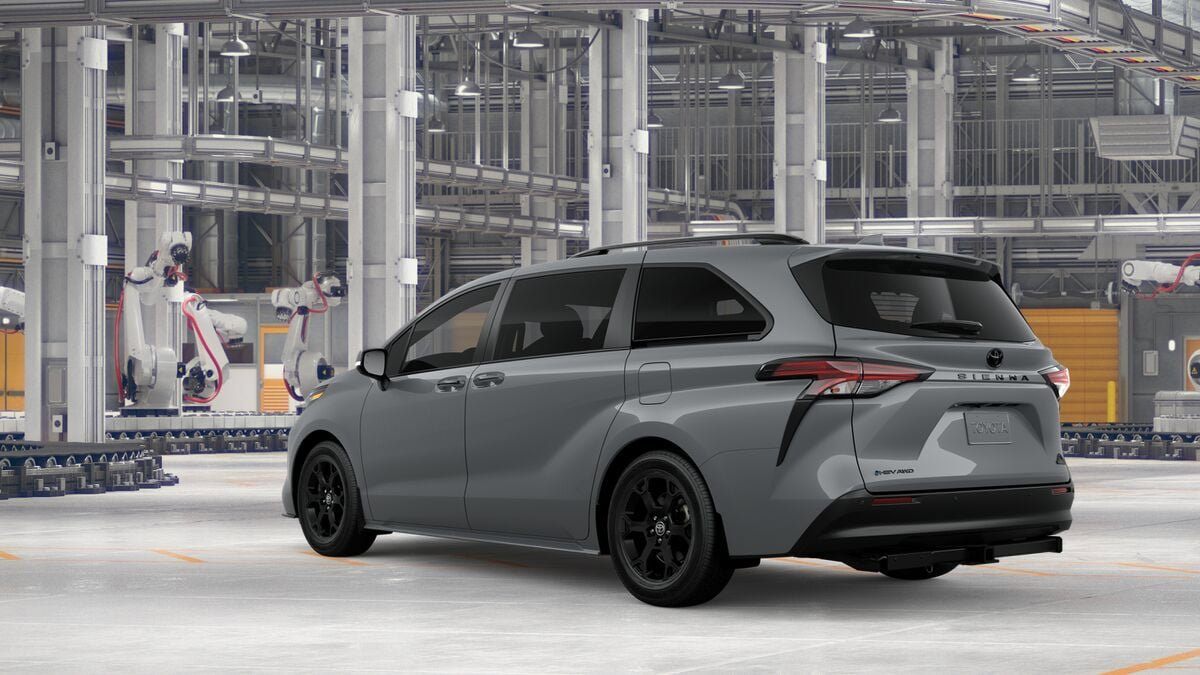 New 2026 Toyota Sienna XLE Woodland Edition AWD/4WD image 6