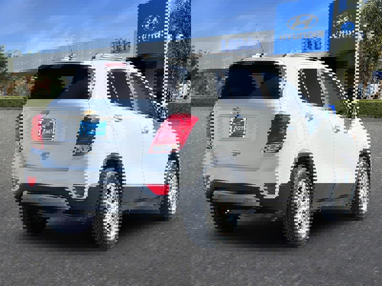 Used 2018 Chevrolet Trax LT w/ LT Convenience Package image 3