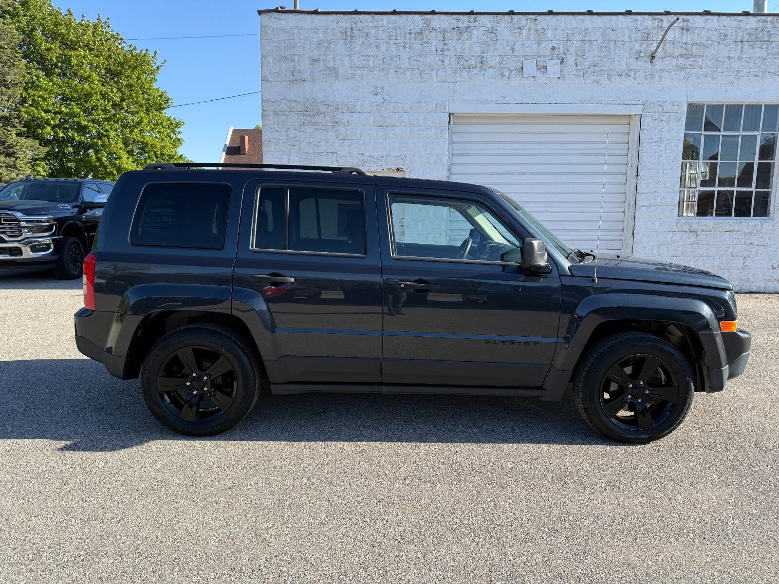 Used 2014 Jeep Patriot Sport FWD image 4
