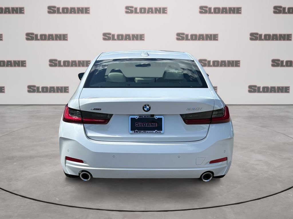 New 2026 BMW 330i xDrive Sedan w/ Convenience Package AWD/4WD image 4