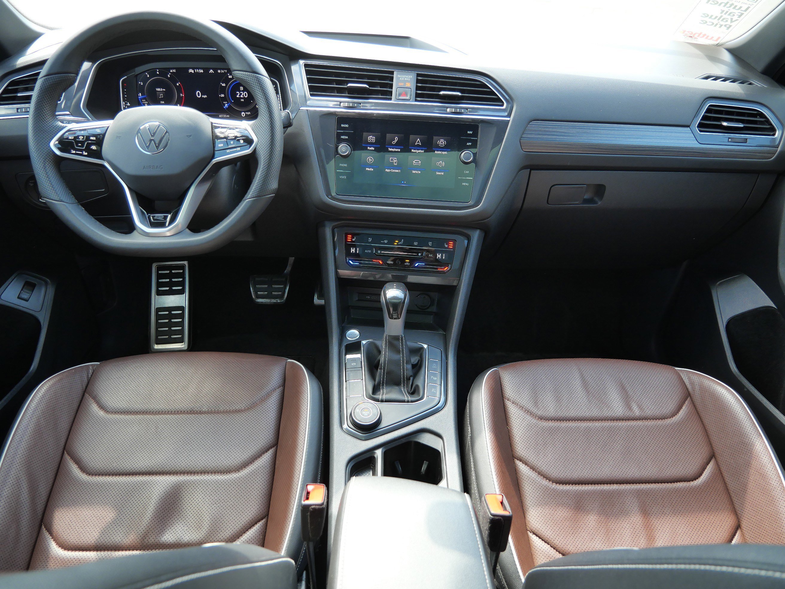 Used 2022 Volkswagen Tiguan SEL R-Line image 10