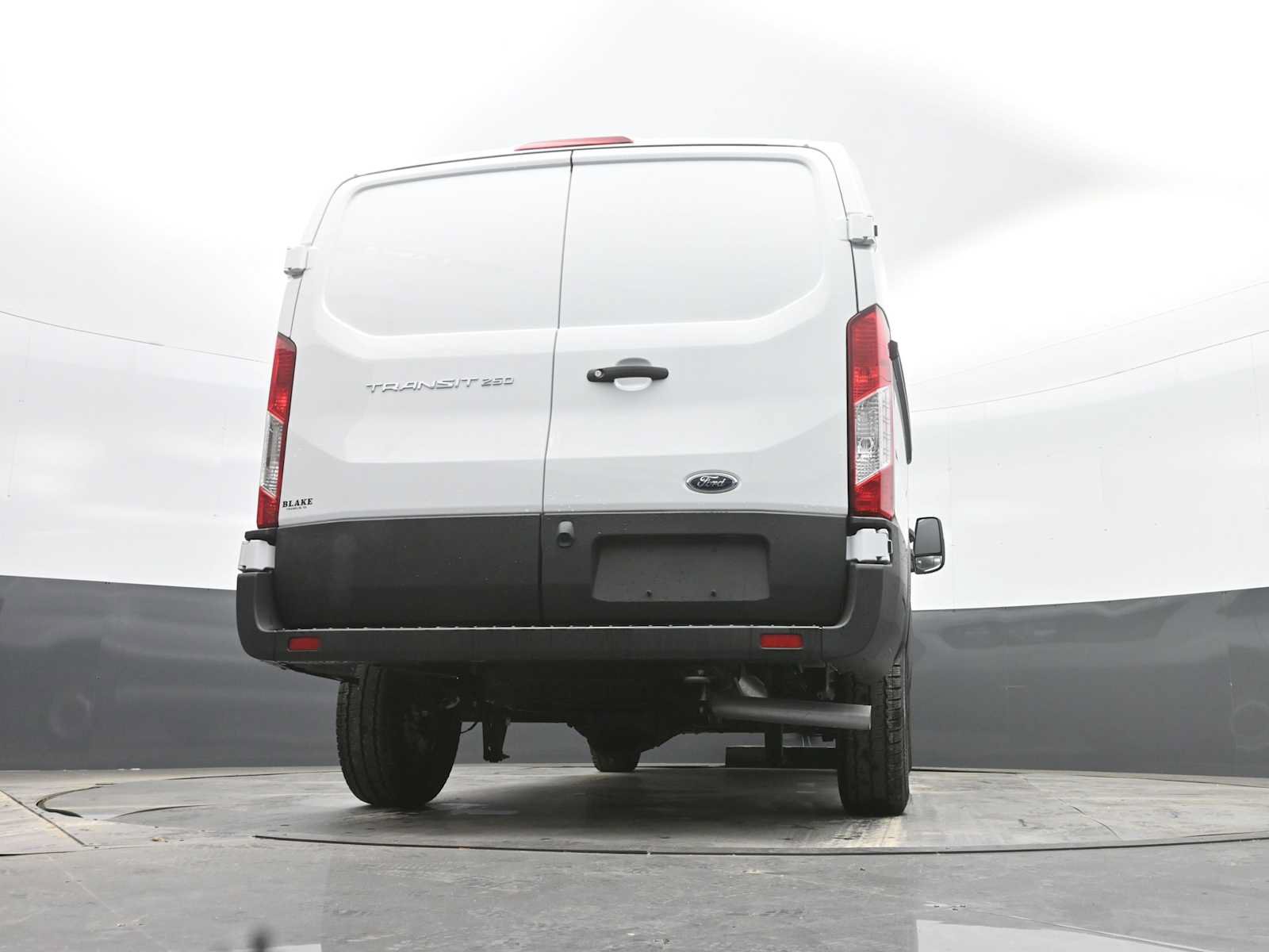 New 2024 Ford Transit 250 148 Medium Roof RWD image 36
