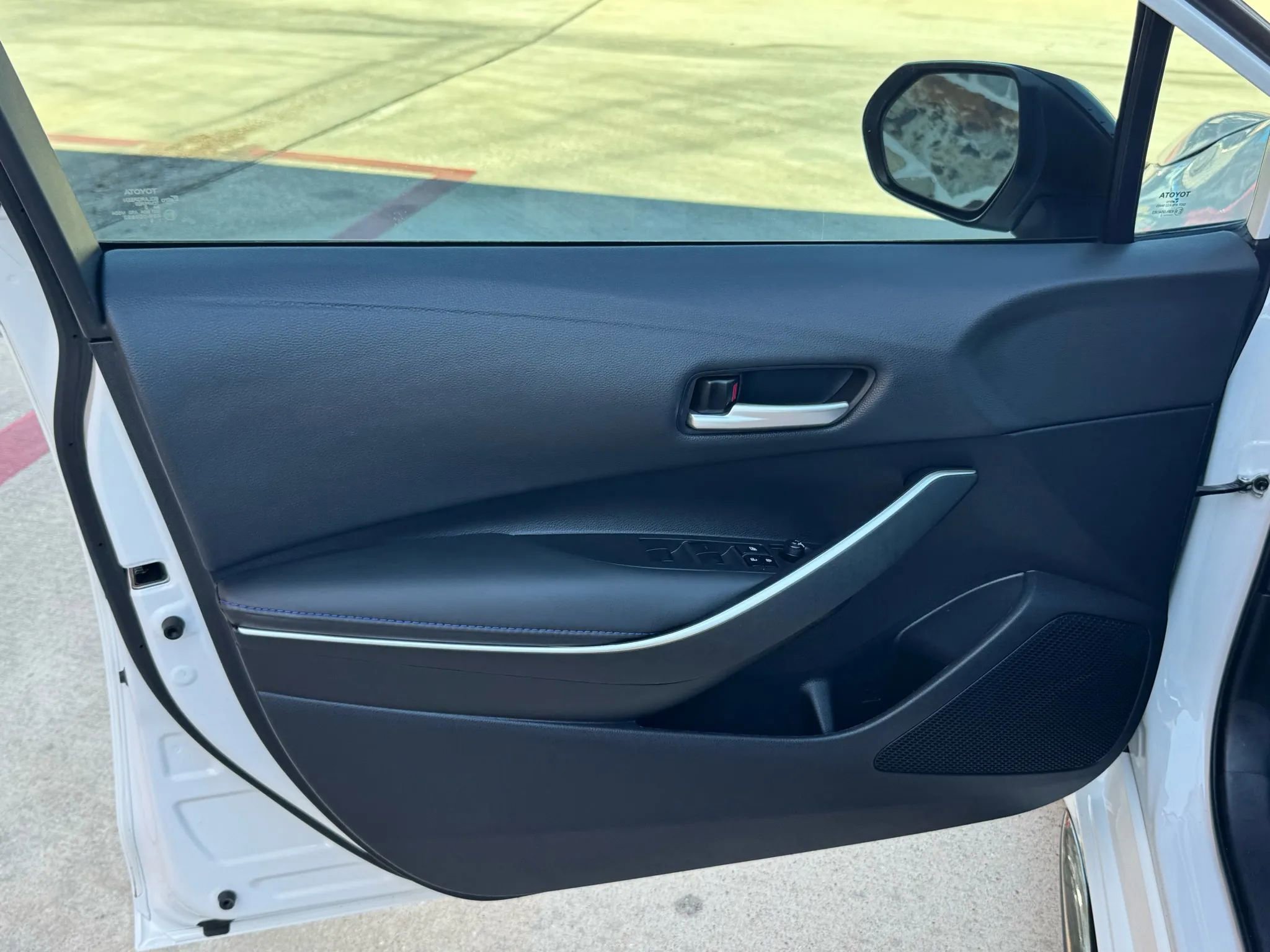 Used 2022 Toyota Corolla SE image 15