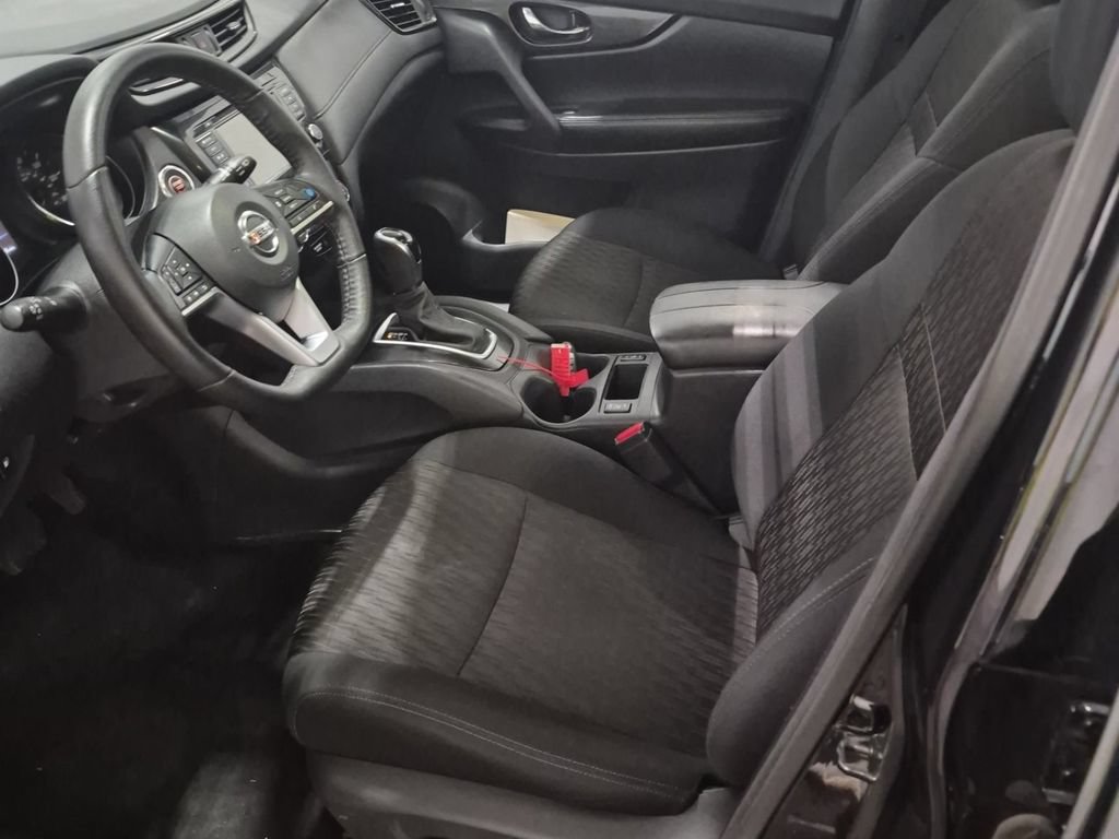 Used 2020 Nissan Rogue SV AWD/4WD image 3