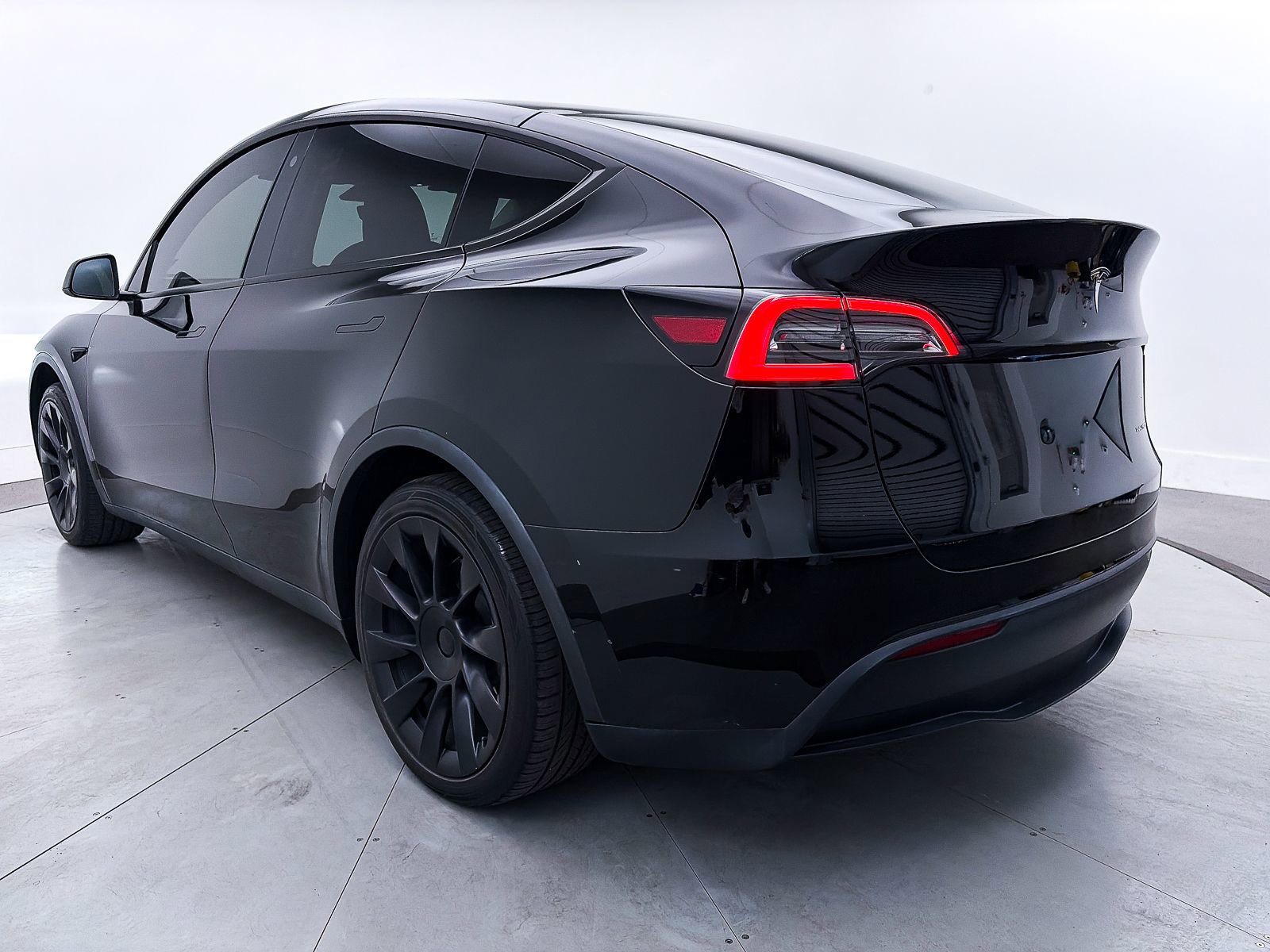 Used 2023 Tesla Model Y Long Range image 13