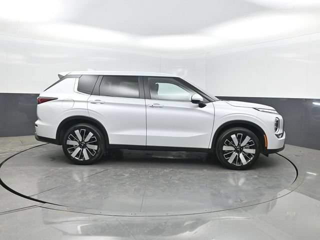 New 2026 Mitsubishi Outlander SE FWD image 32