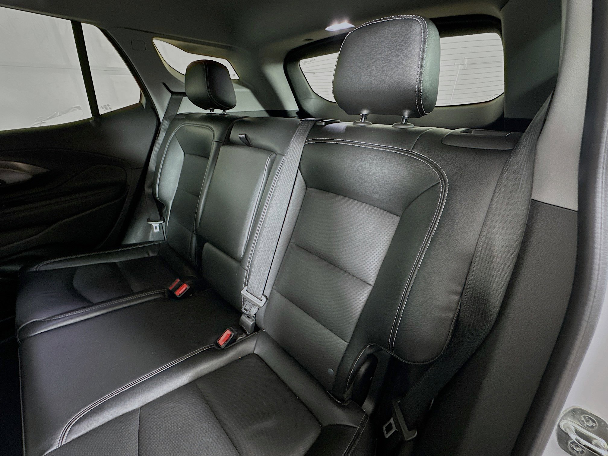 Used 2024 GMC Terrain SLT image 22